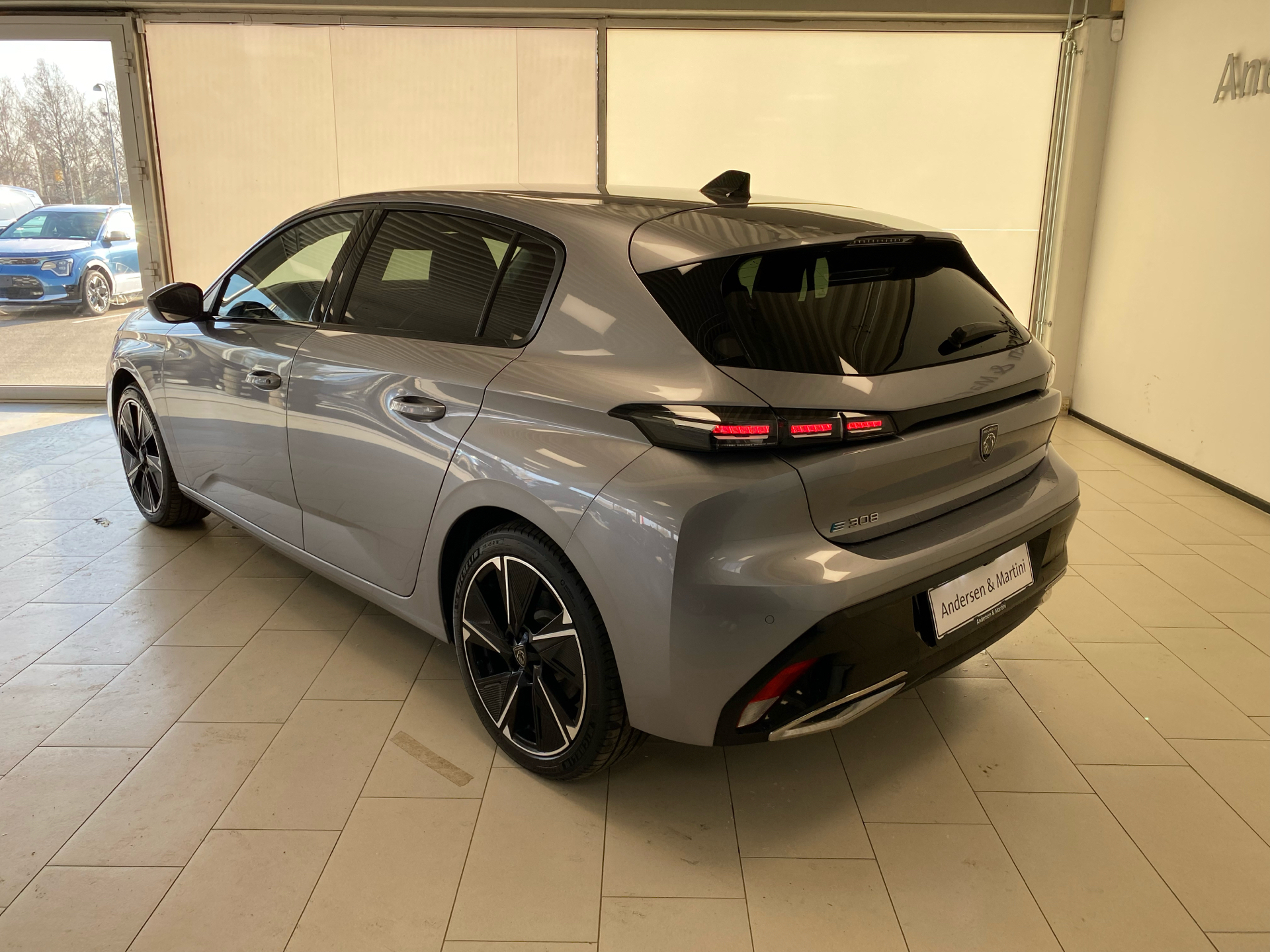 Peugeot E-308
