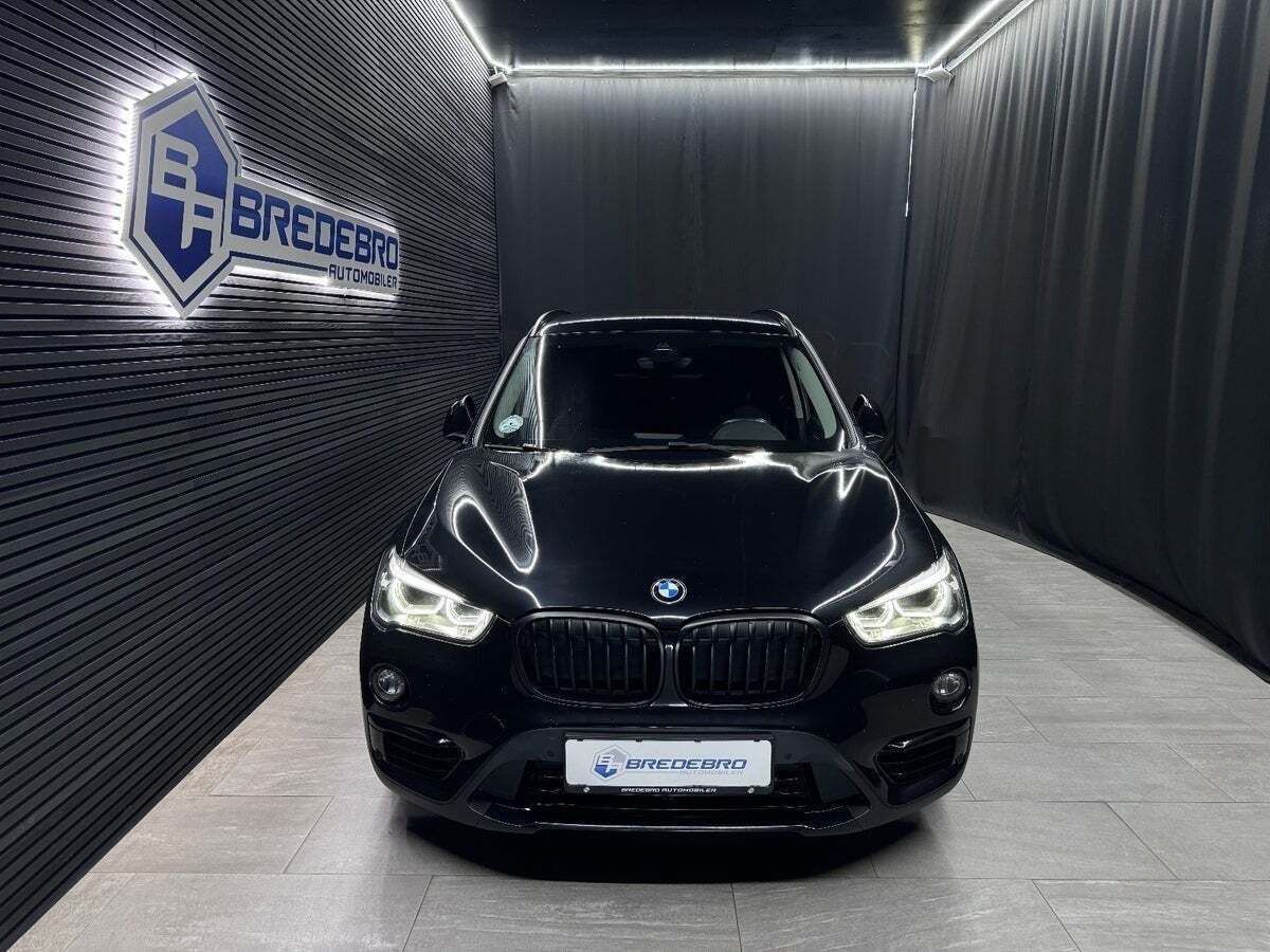 Sort BMW X1 fra 2017