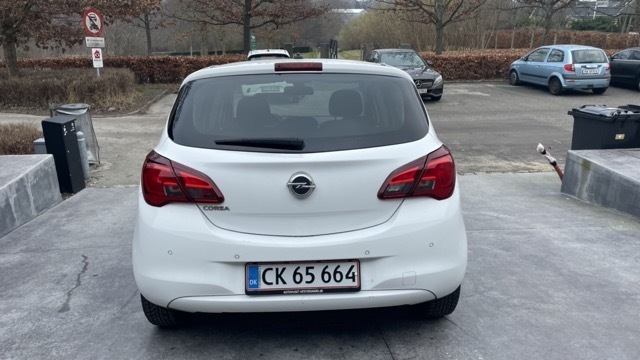 Hvid Opel Corsa fra 2019