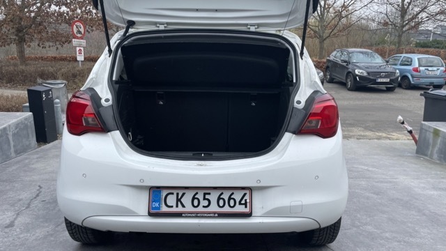 Hvid Opel Corsa fra 2019