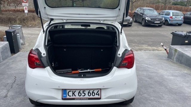 Hvid Opel Corsa fra 2019