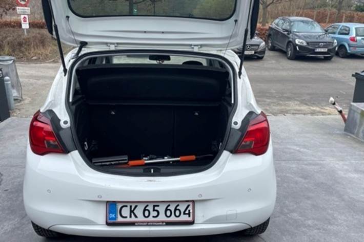 Hvid Opel Corsa fra 2019