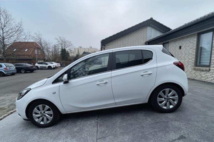 Hvid Opel Corsa fra 2019