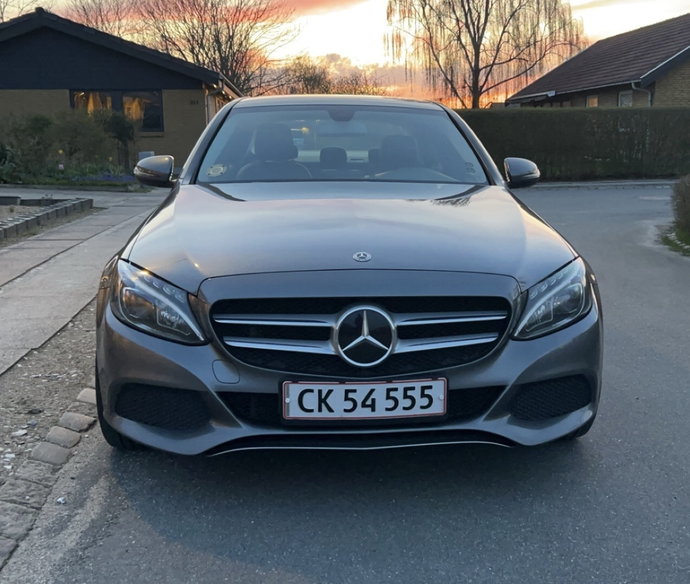 Grå Mercedes C-Klasse fra 2017