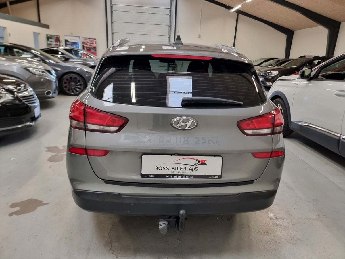 Sort Hyundai i30 fra 2019