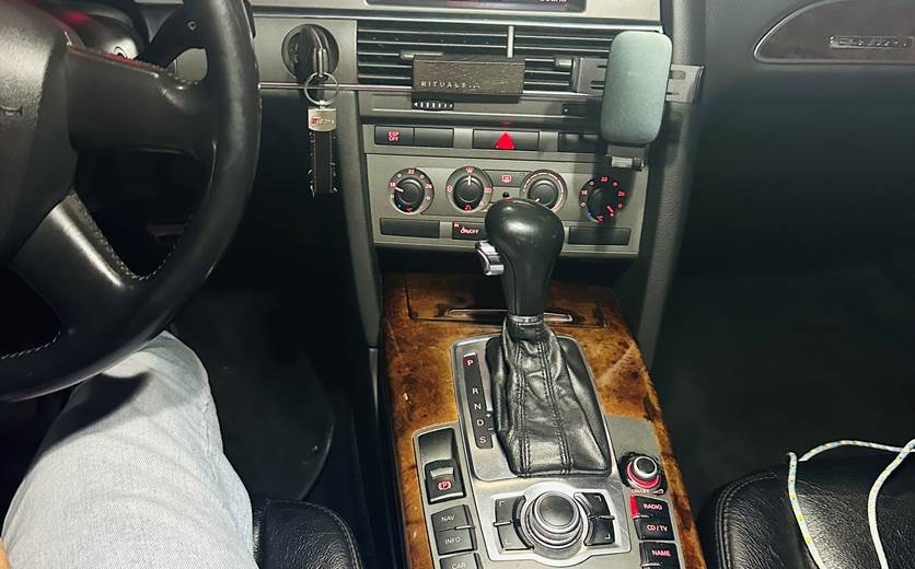 Audi A 6 4,0 2,4 V6 AUT.