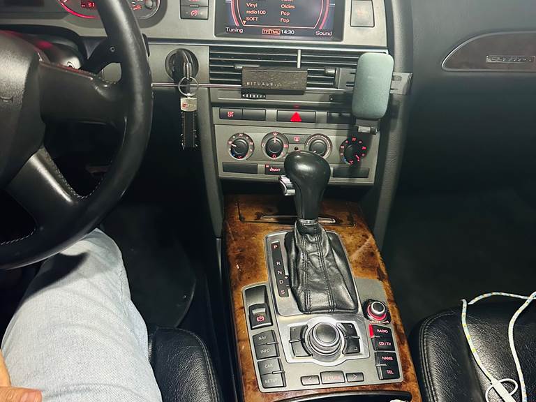Audi A 6 4,0 2,4 V6 AUT.