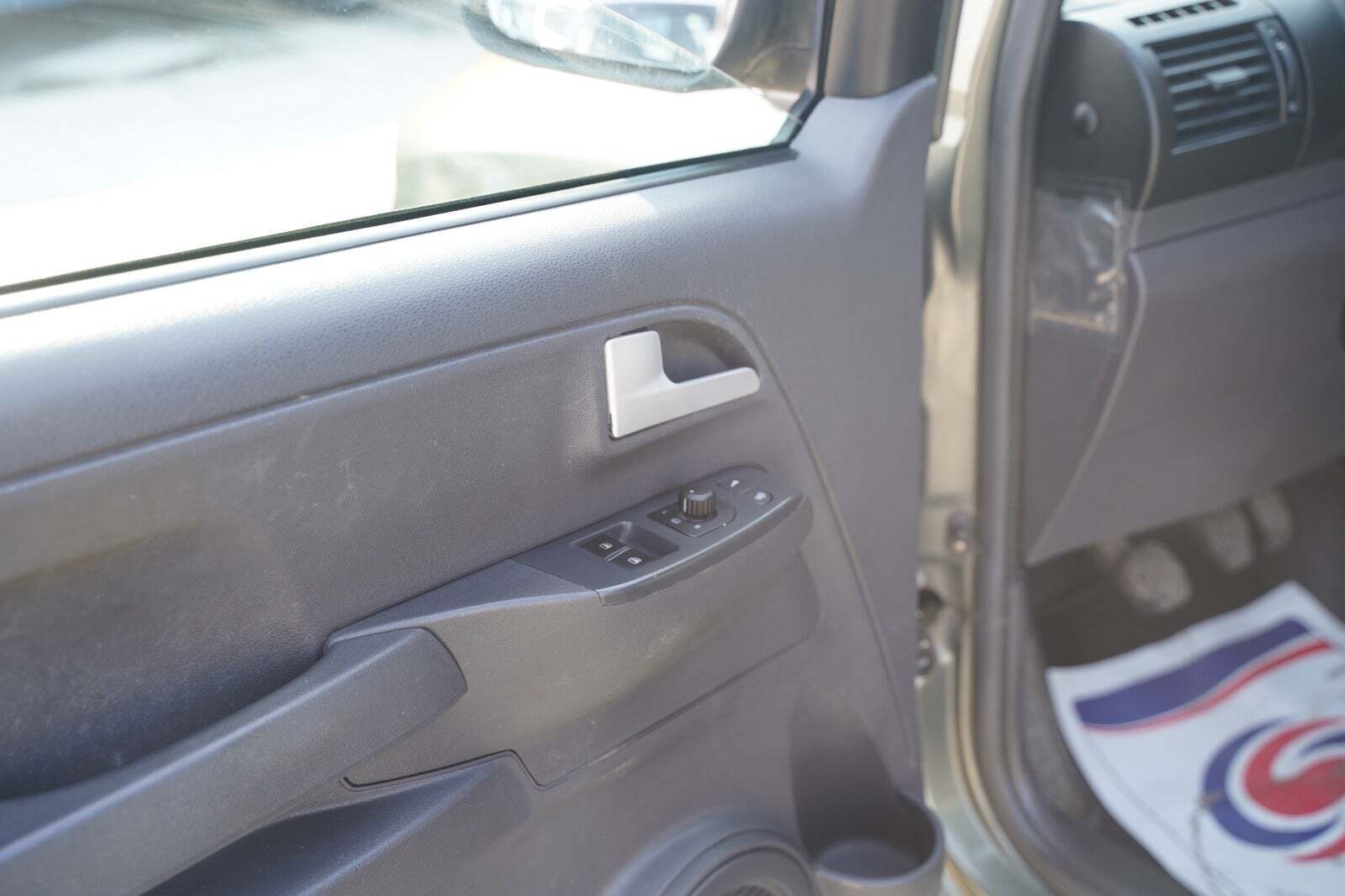 Grøn VW Fox fra 2006