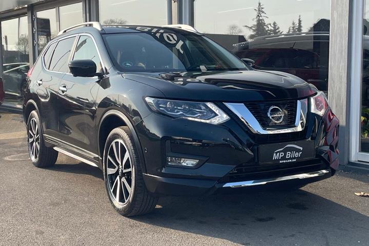 Sort Nissan X-Trail fra 2018