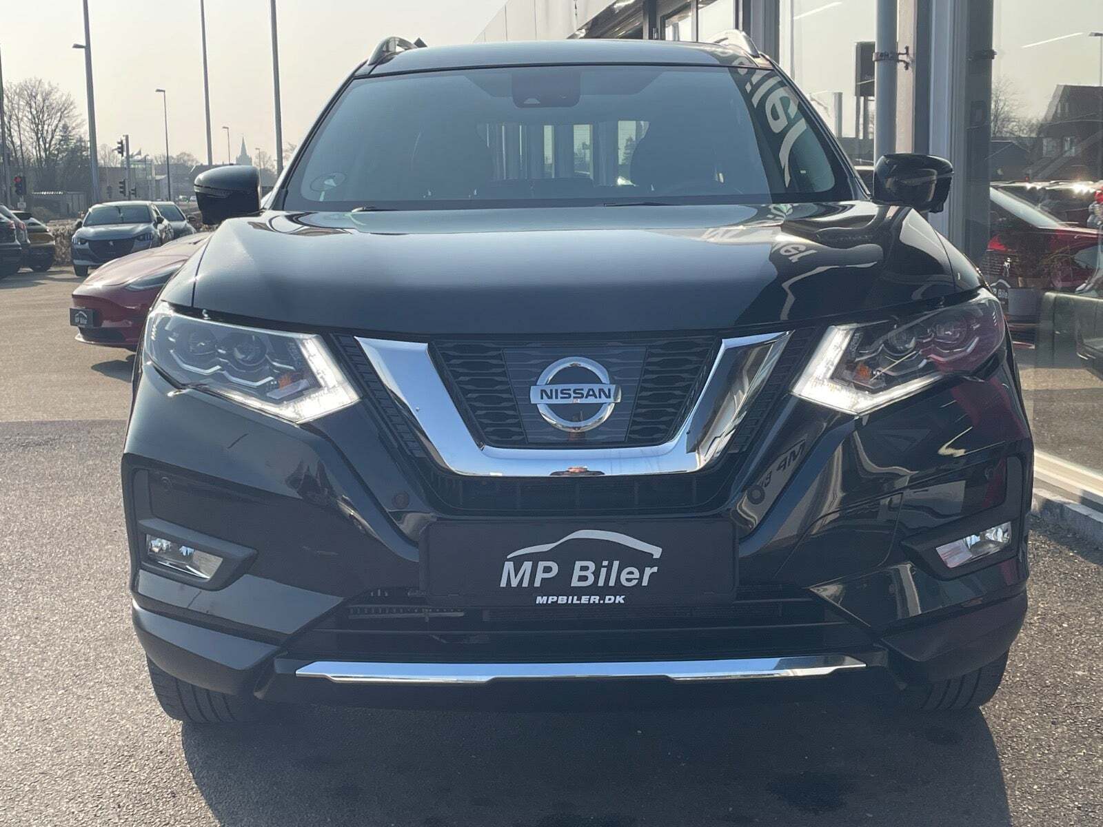 Sort Nissan X-Trail fra 2018