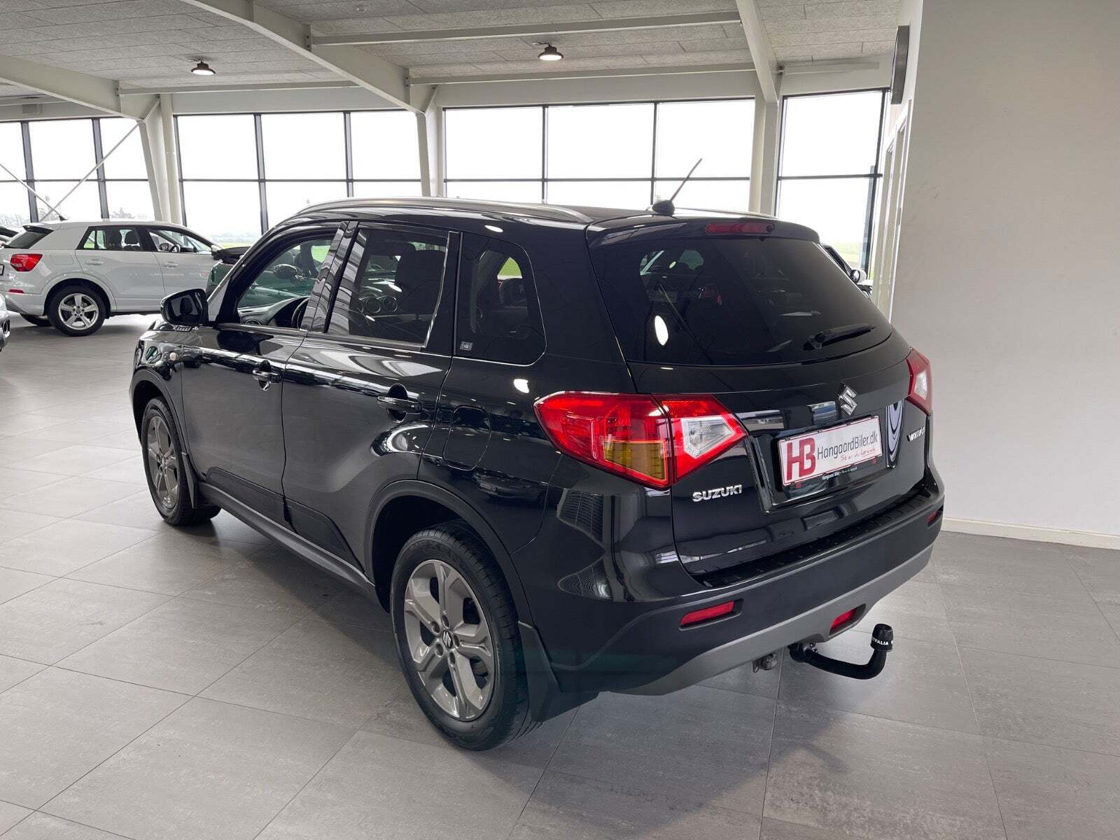 Sort Suzuki Vitara fra 2017