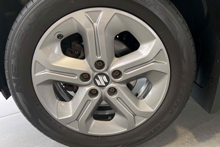 Sort Suzuki Vitara fra 2017