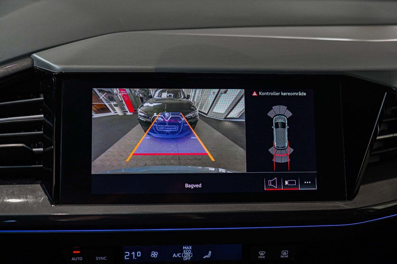 Grå Audi Q4 e-tron fra 2022