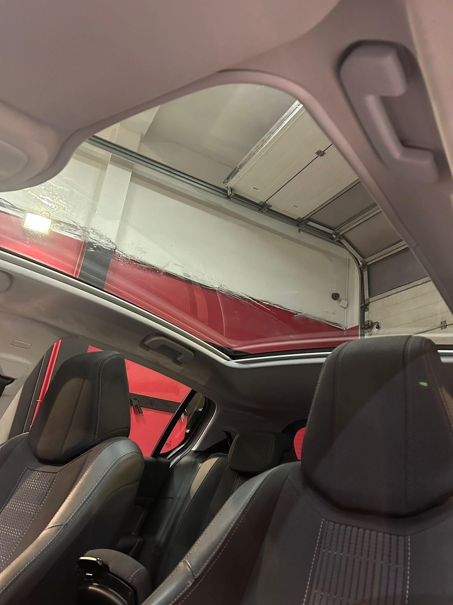 Grå Peugeot 308 fra 2018