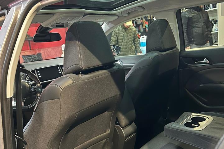 Grå Peugeot 308 fra 2018