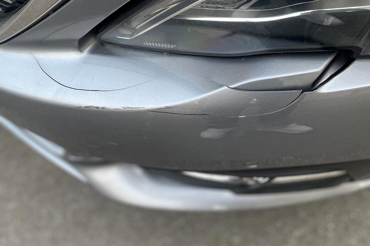 Grå Peugeot 308 fra 2018