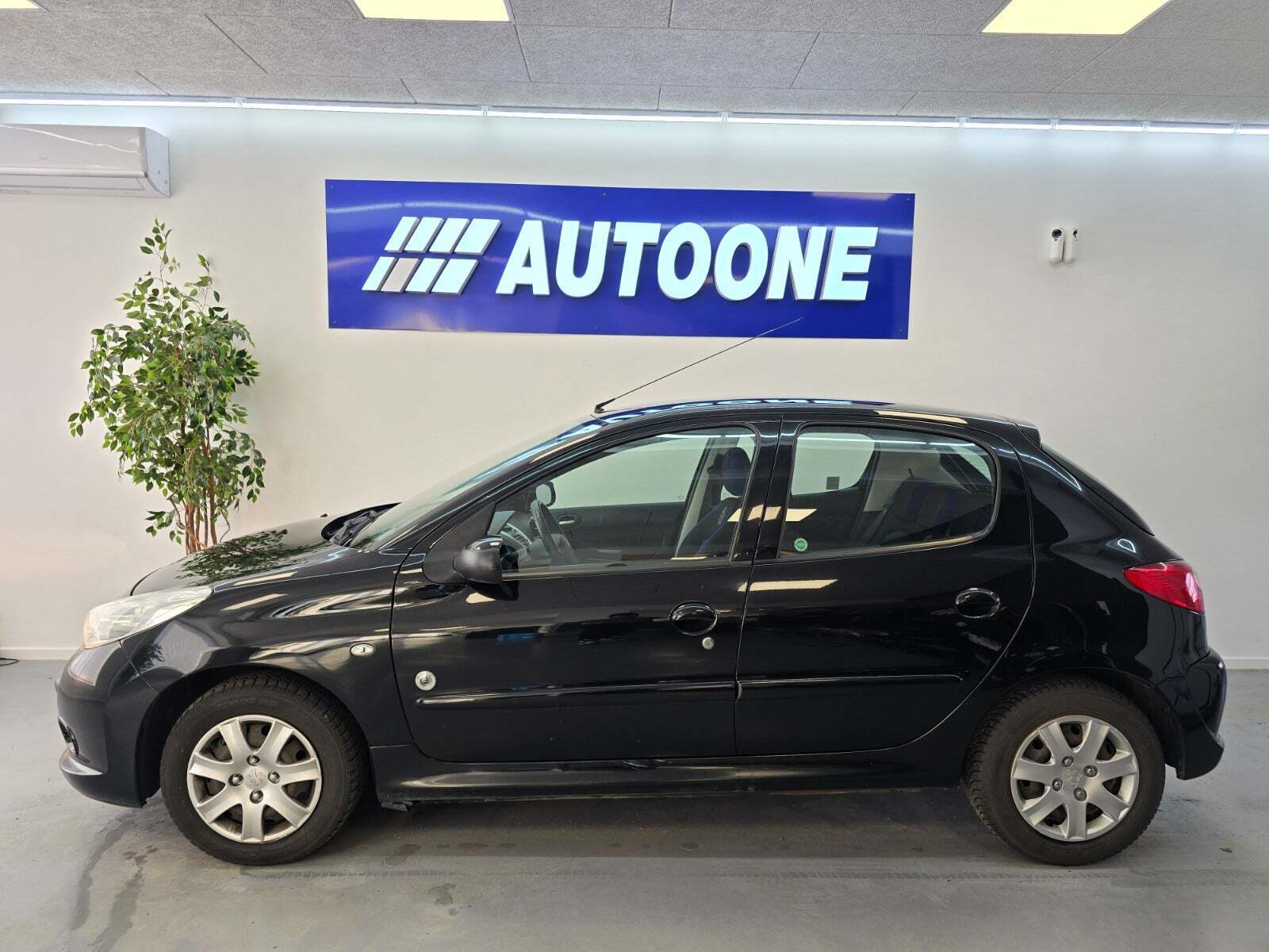 Sort Peugeot 206+ fra 2012