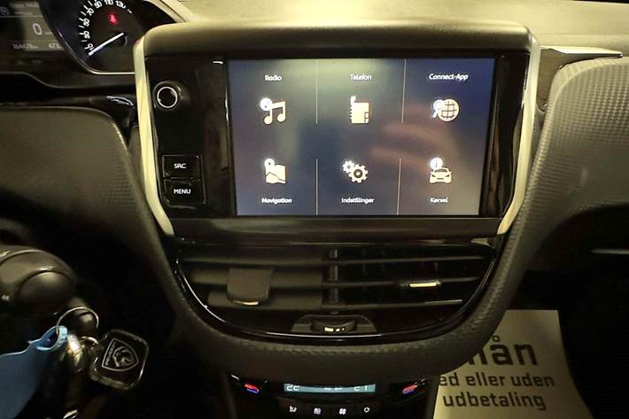 Rød Peugeot 2008 fra 2019