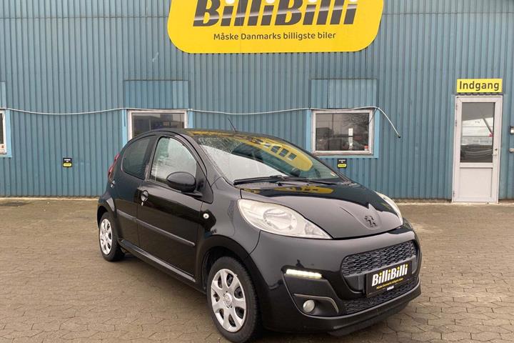 Sort Peugeot 107 fra 2014 set udefra