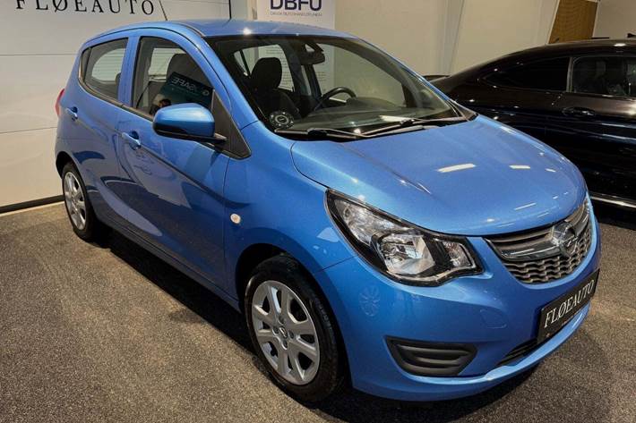 Blå Opel Karl fra 2016 set udefra