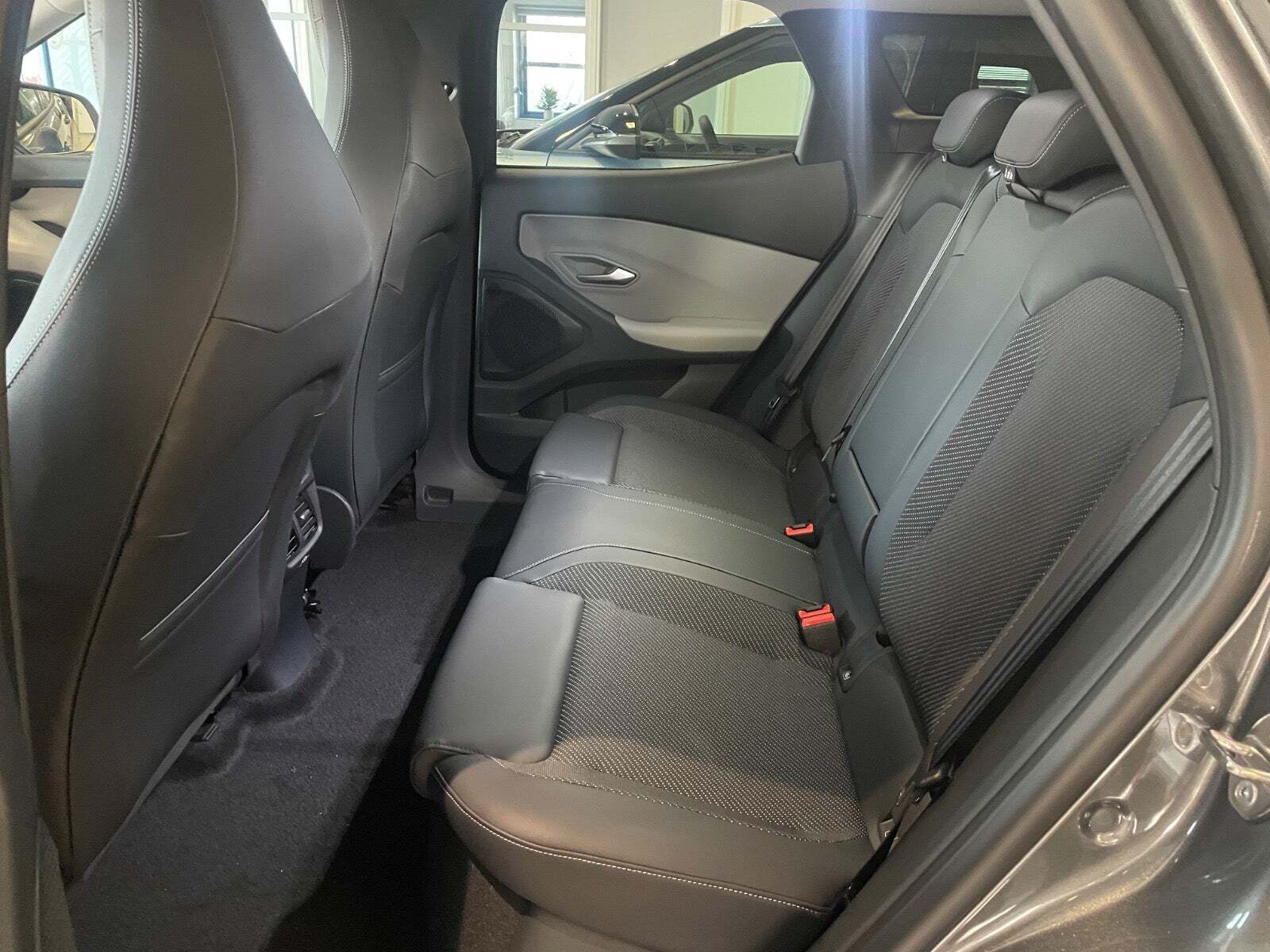 Grå Ford Explorer fra 2025