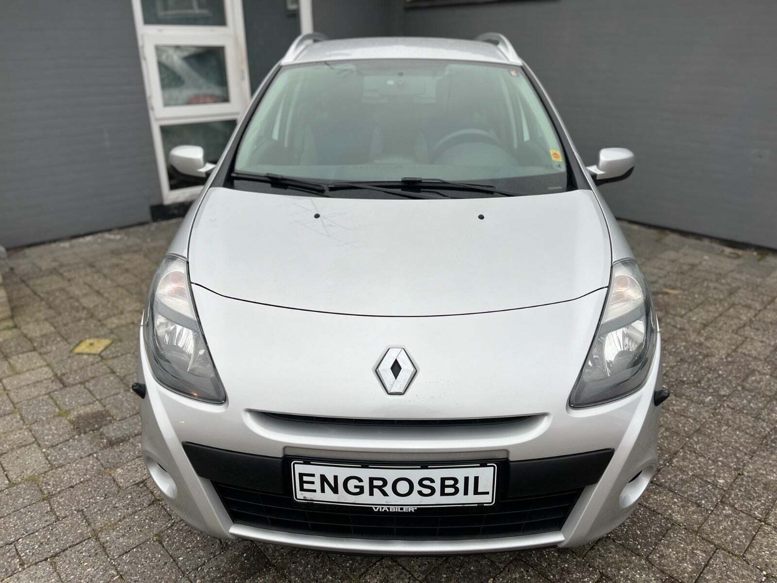 Sølv Renault Clio III fra 2012