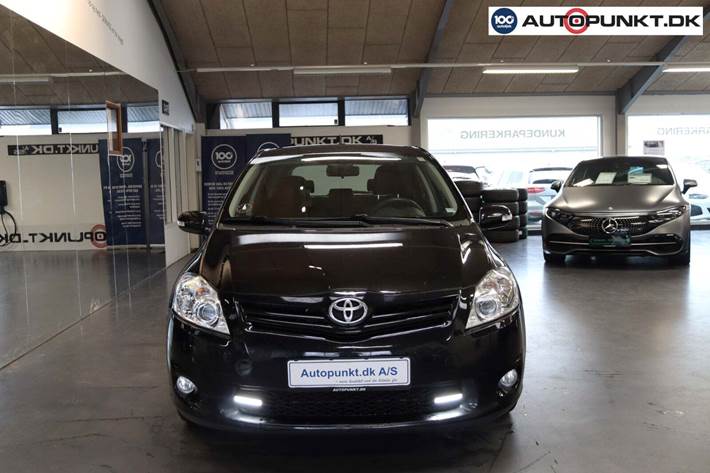 Sort Toyota Auris fra 2013