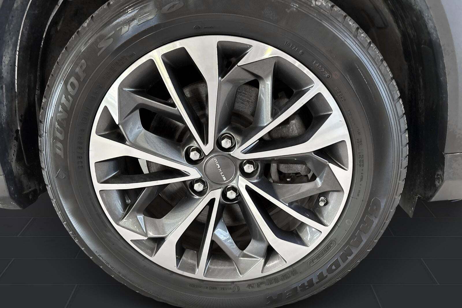 Sølv Maxus Euniq6 fra 2023