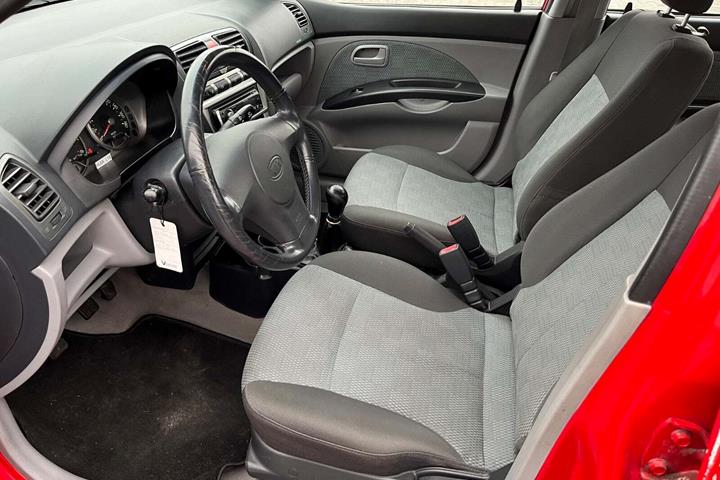 Rød Kia Picanto fra 2007