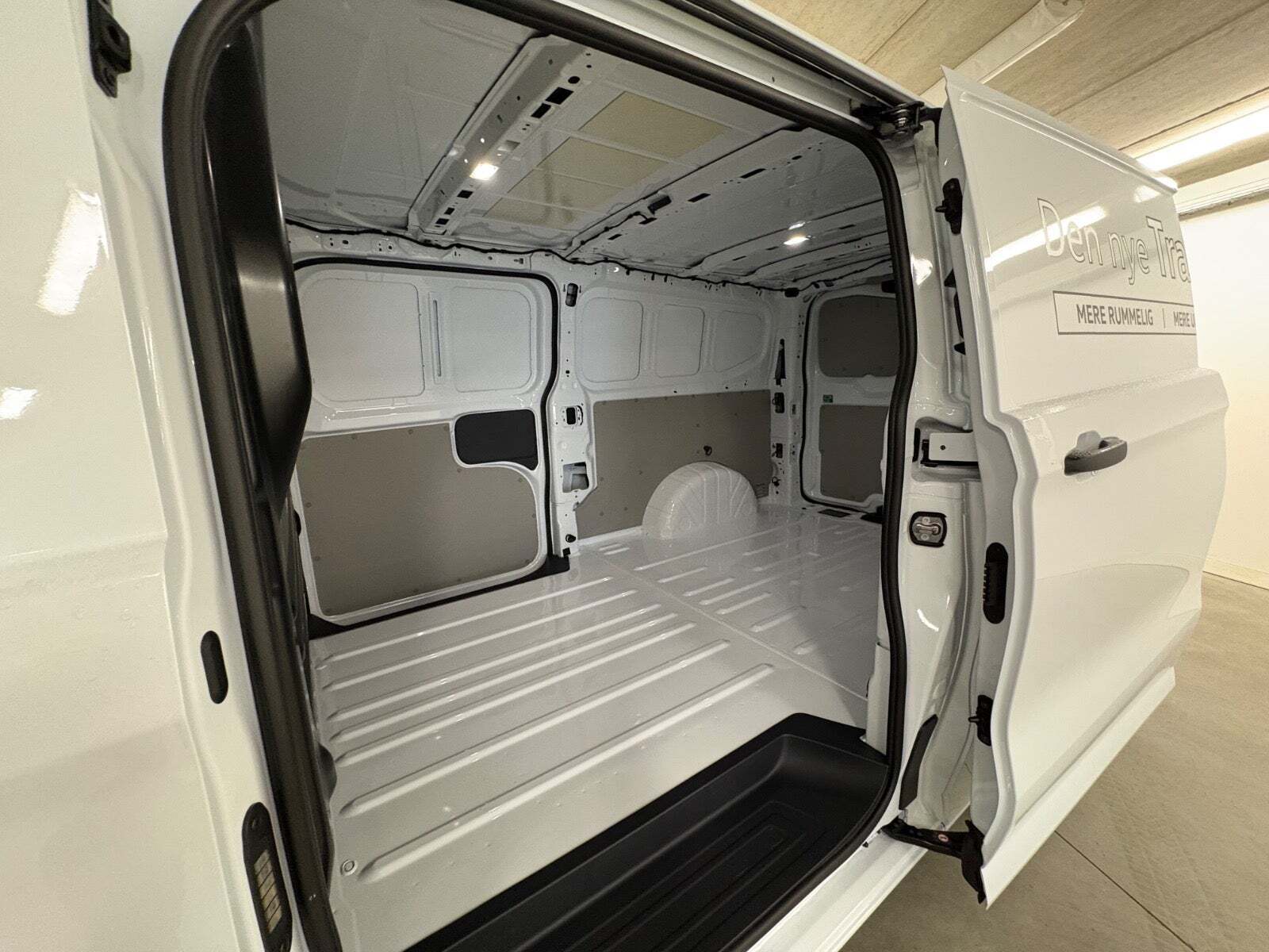 VW Transporter 2,0 TDi 150 Comfort Kassevogn aut. LWB