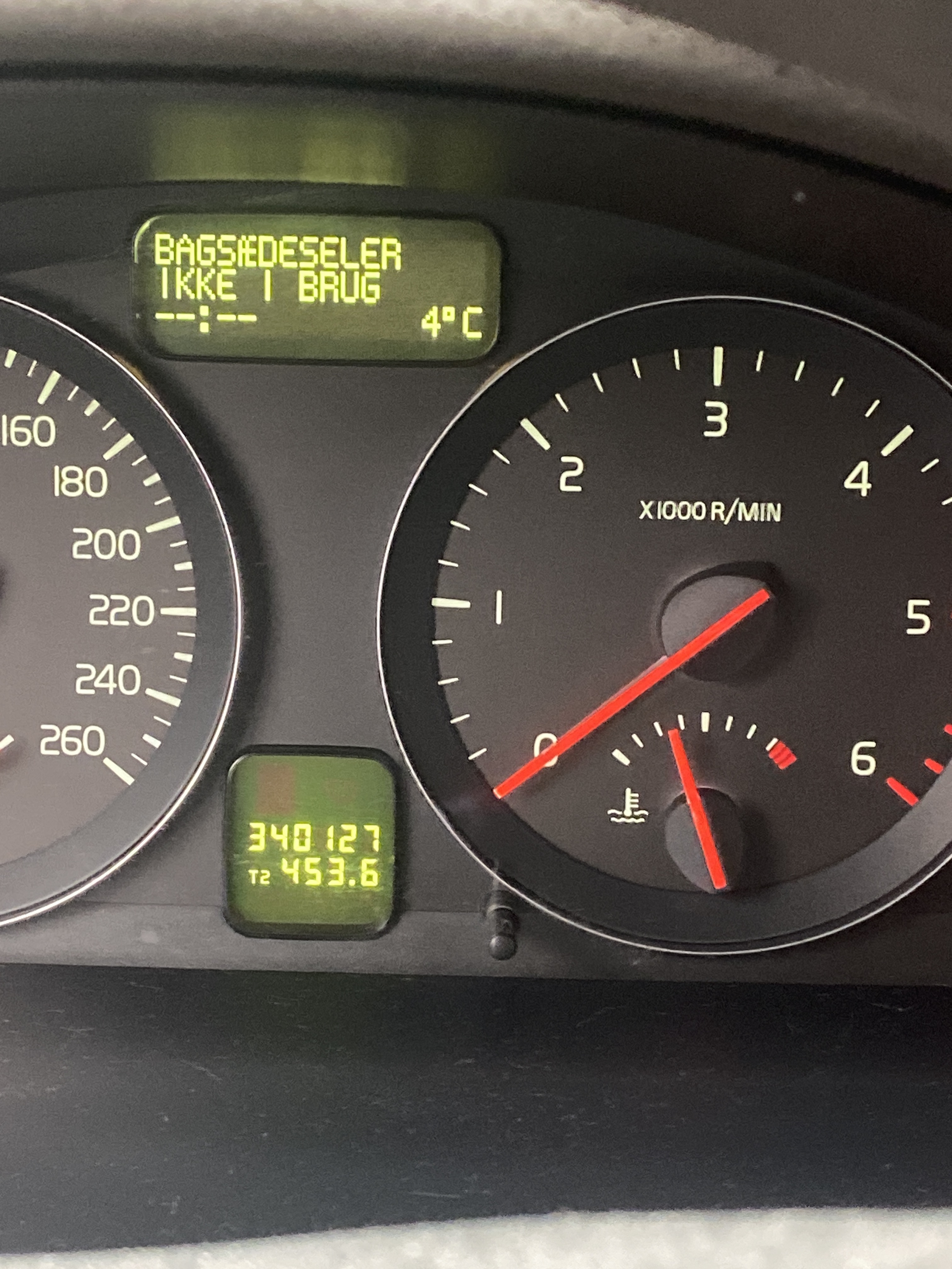 Rød Volvo V50 fra 2008