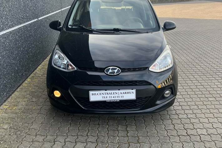 Sort Hyundai i10 fra 2015