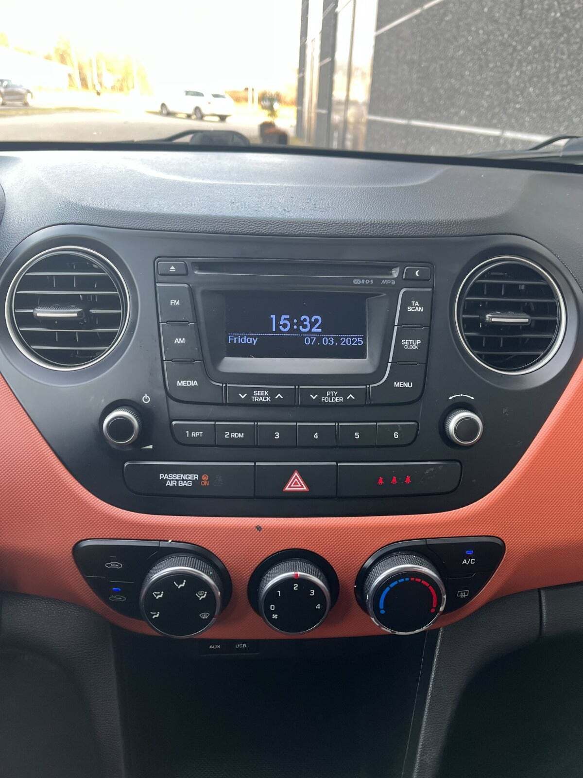 Sort Hyundai i10 fra 2015