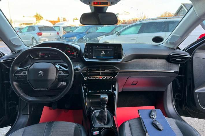 Sort Peugeot 208 fra 2020