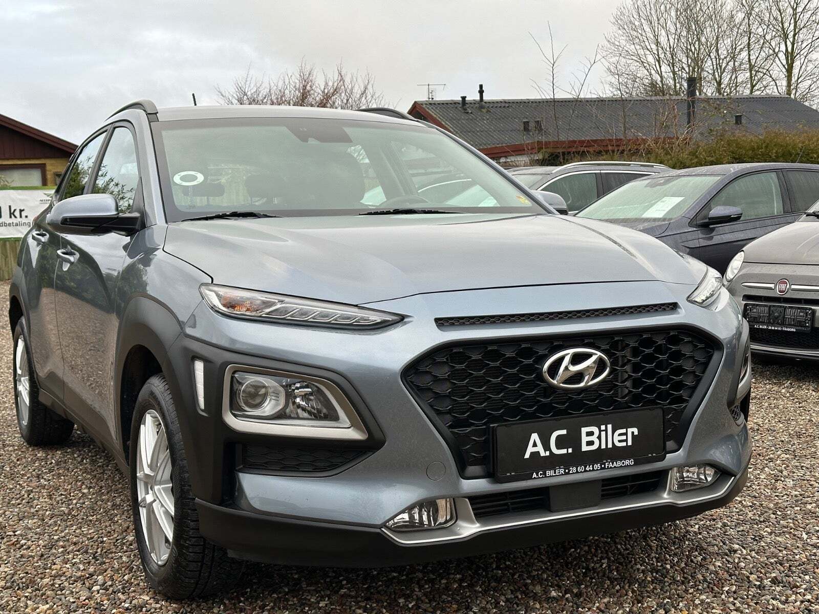 Blå Hyundai Kona fra 2019 set udefra