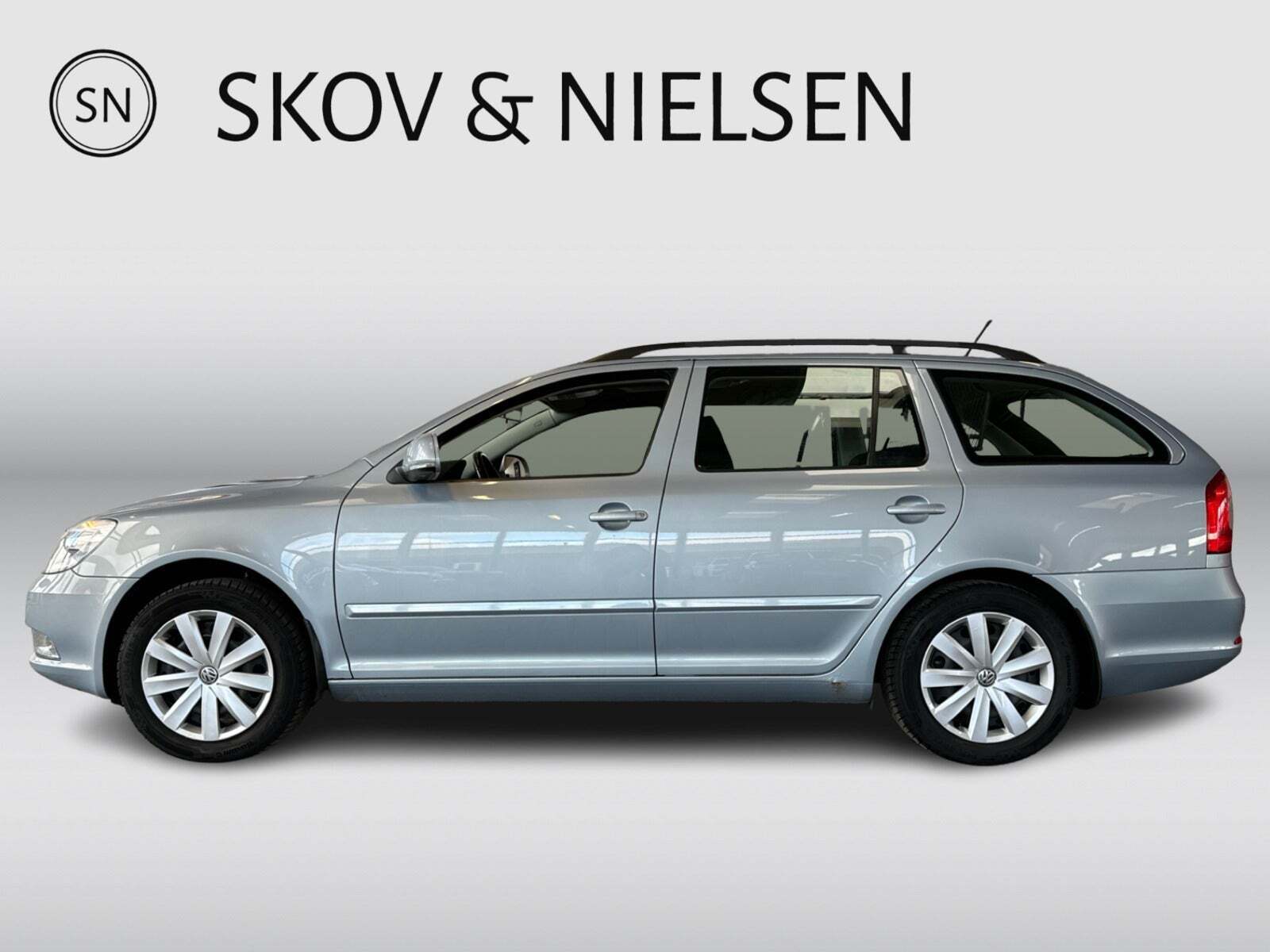 Grå Skoda Octavia fra 2011