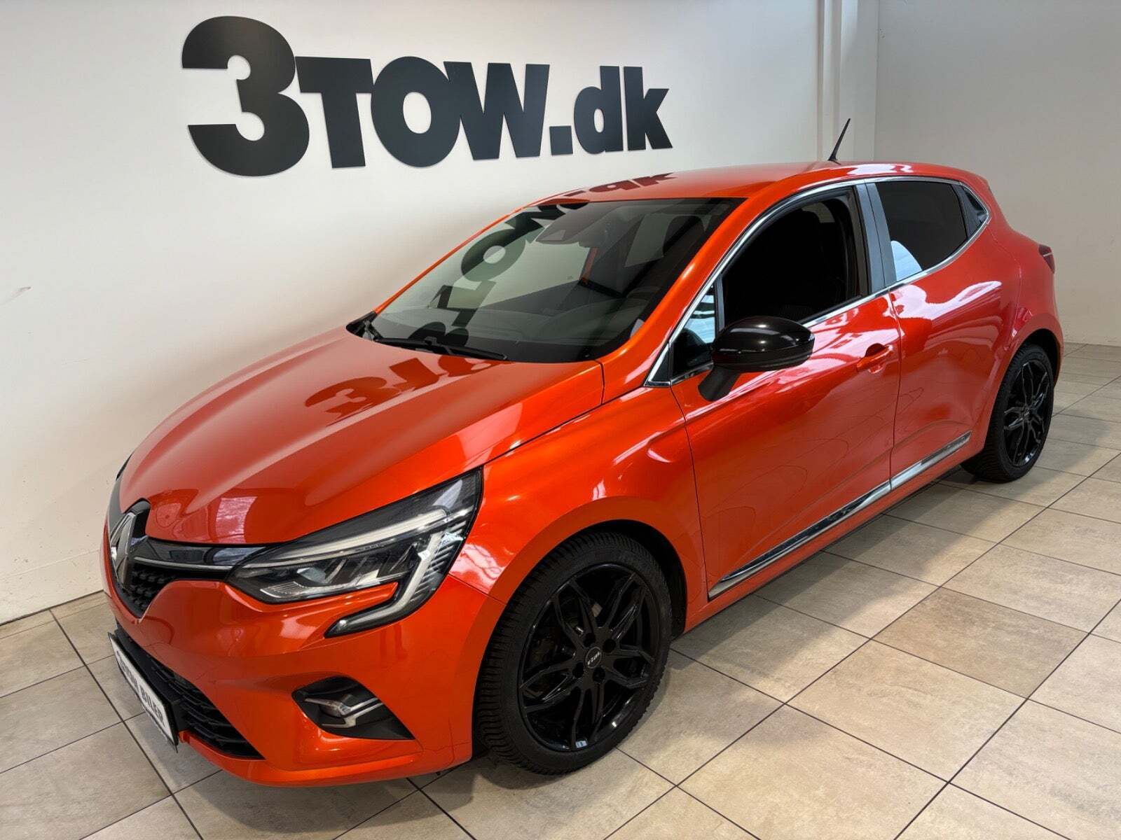 Orange Renault Clio V fra 2020 set udefra