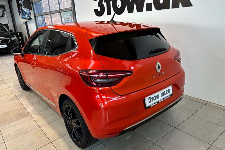 Orange Renault Clio V fra 2020