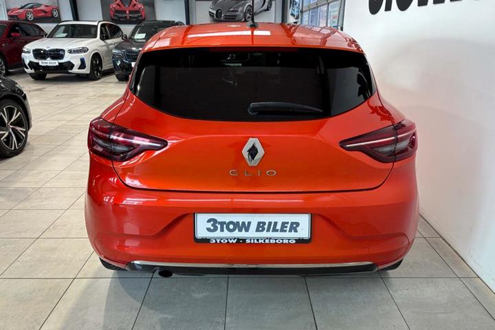 Orange Renault Clio V fra 2020