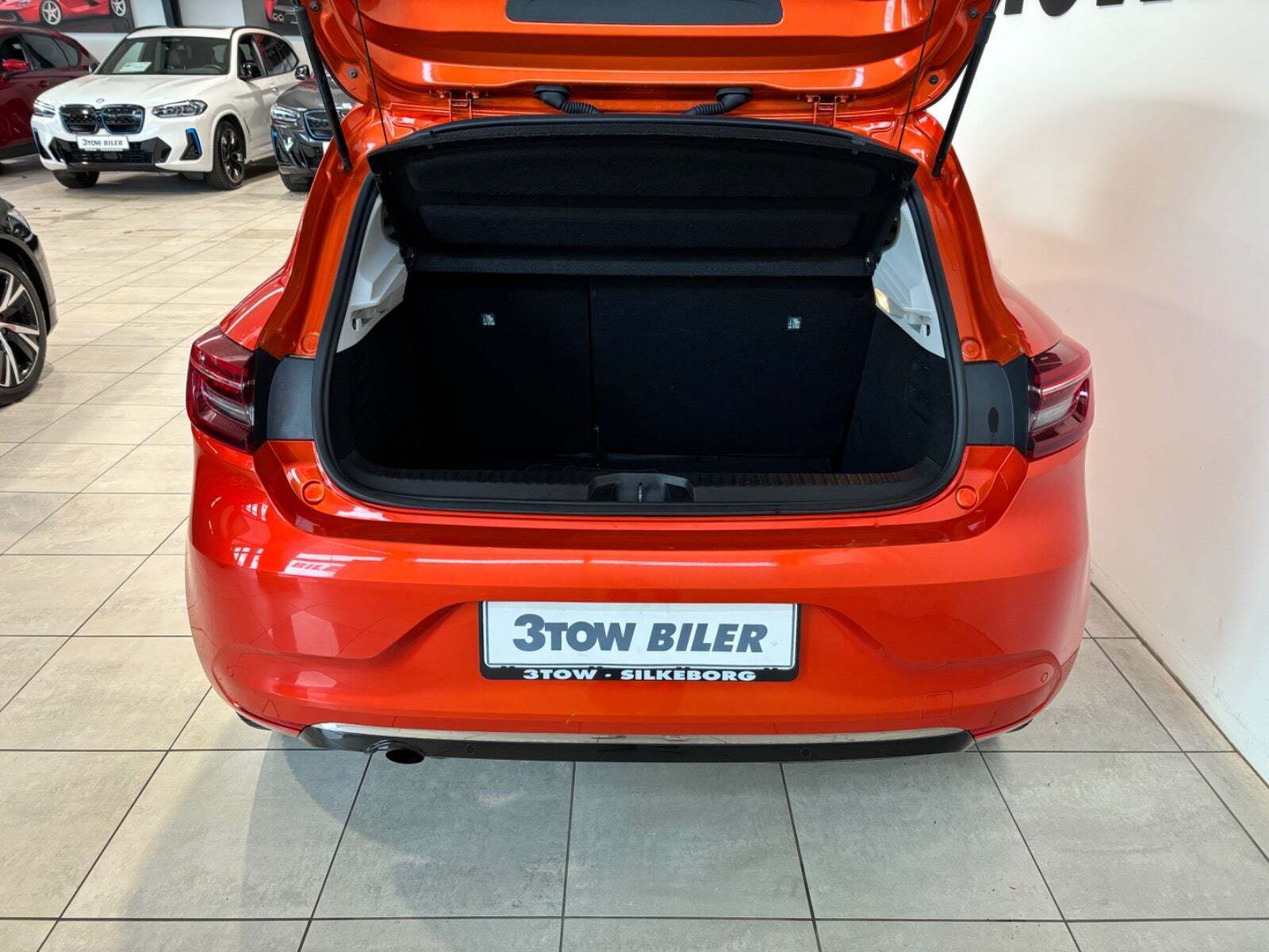 Orange Renault Clio V fra 2020