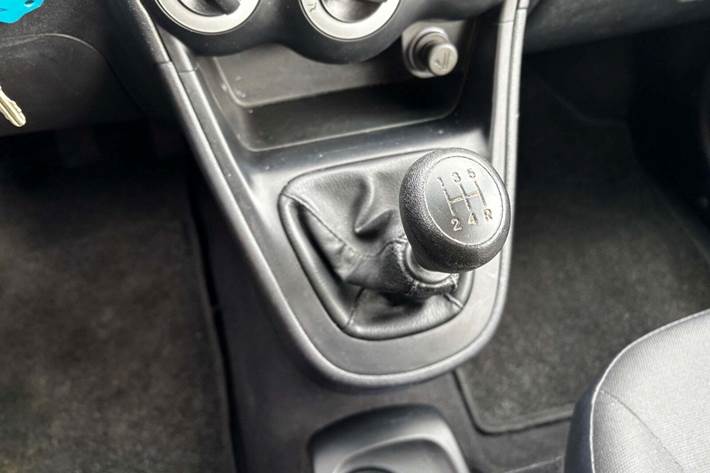 Rød Hyundai i10 fra 2010