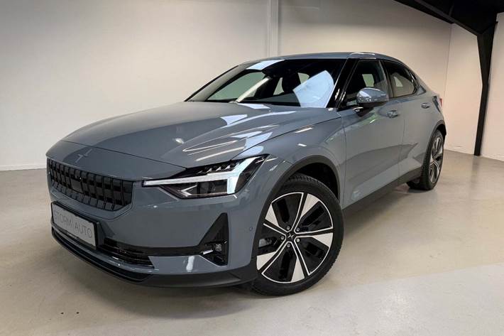Grå Polestar 2 fra 2023 set udefra