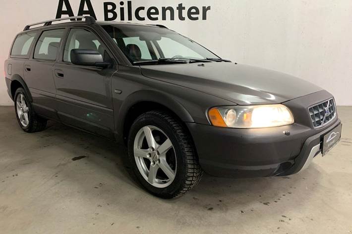 Brun Volvo XC70 fra 2005