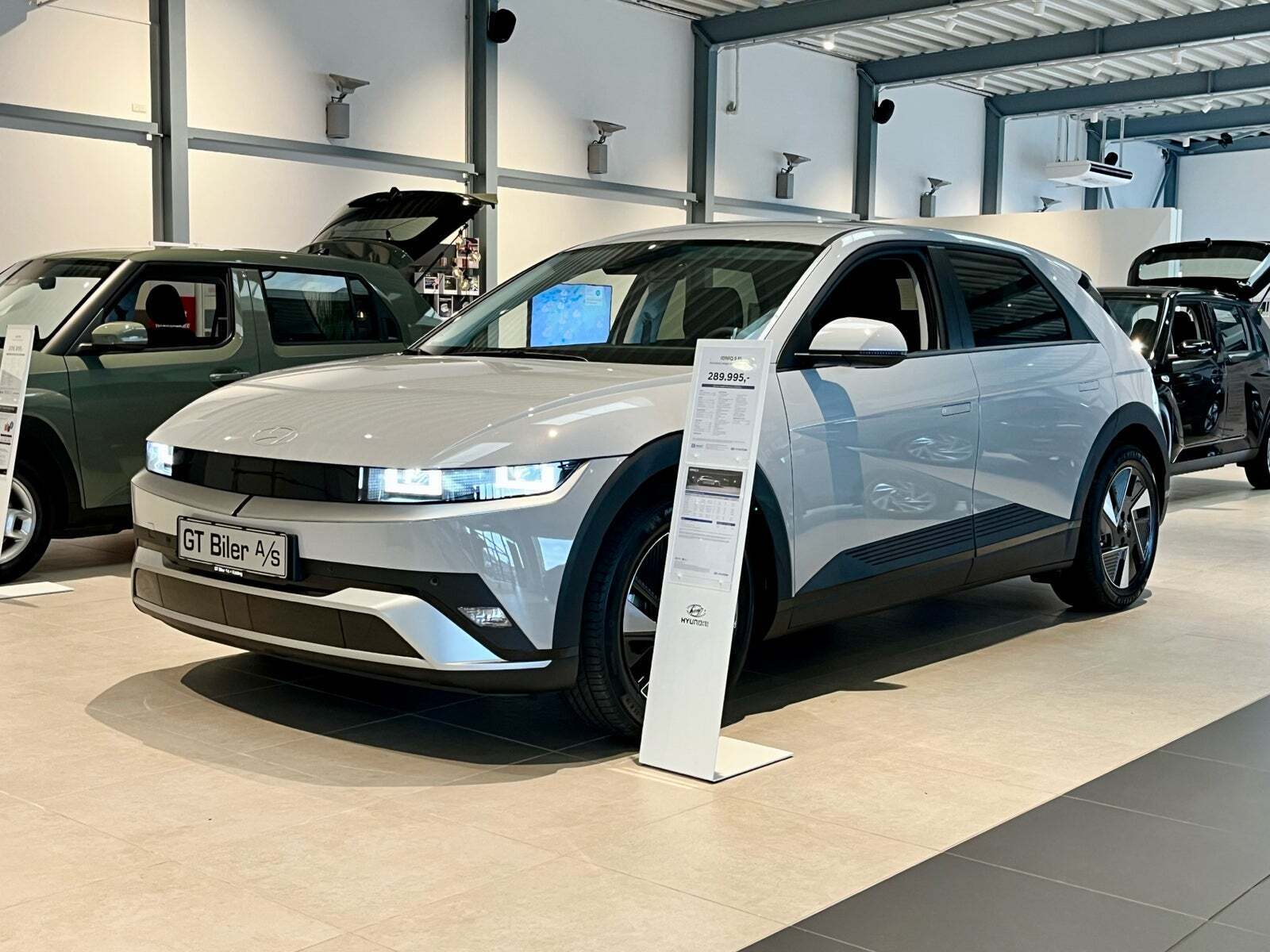 Grå Hyundai Ioniq 5 fra 2025