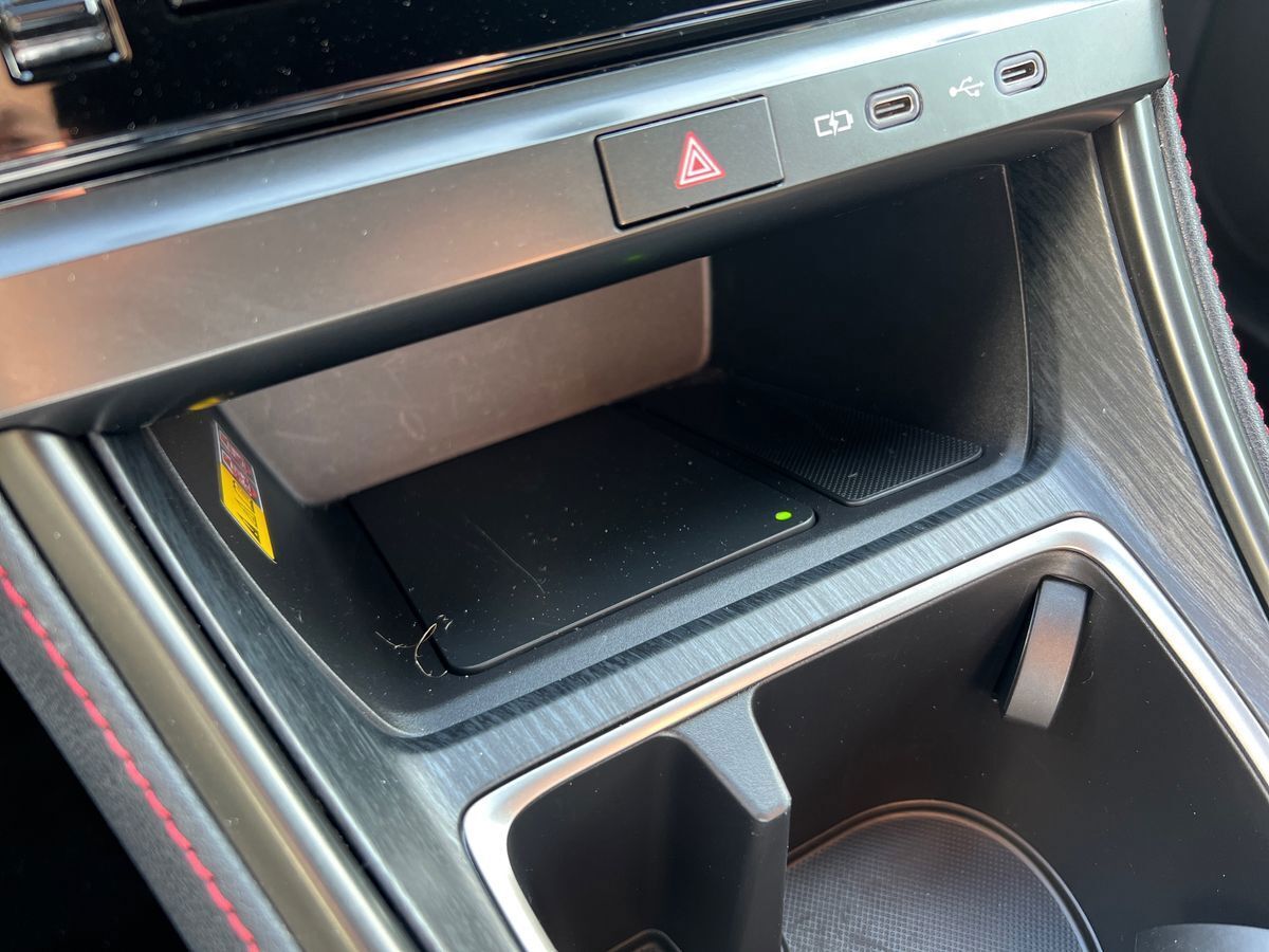 Sølv Lexus LBX fra 2024