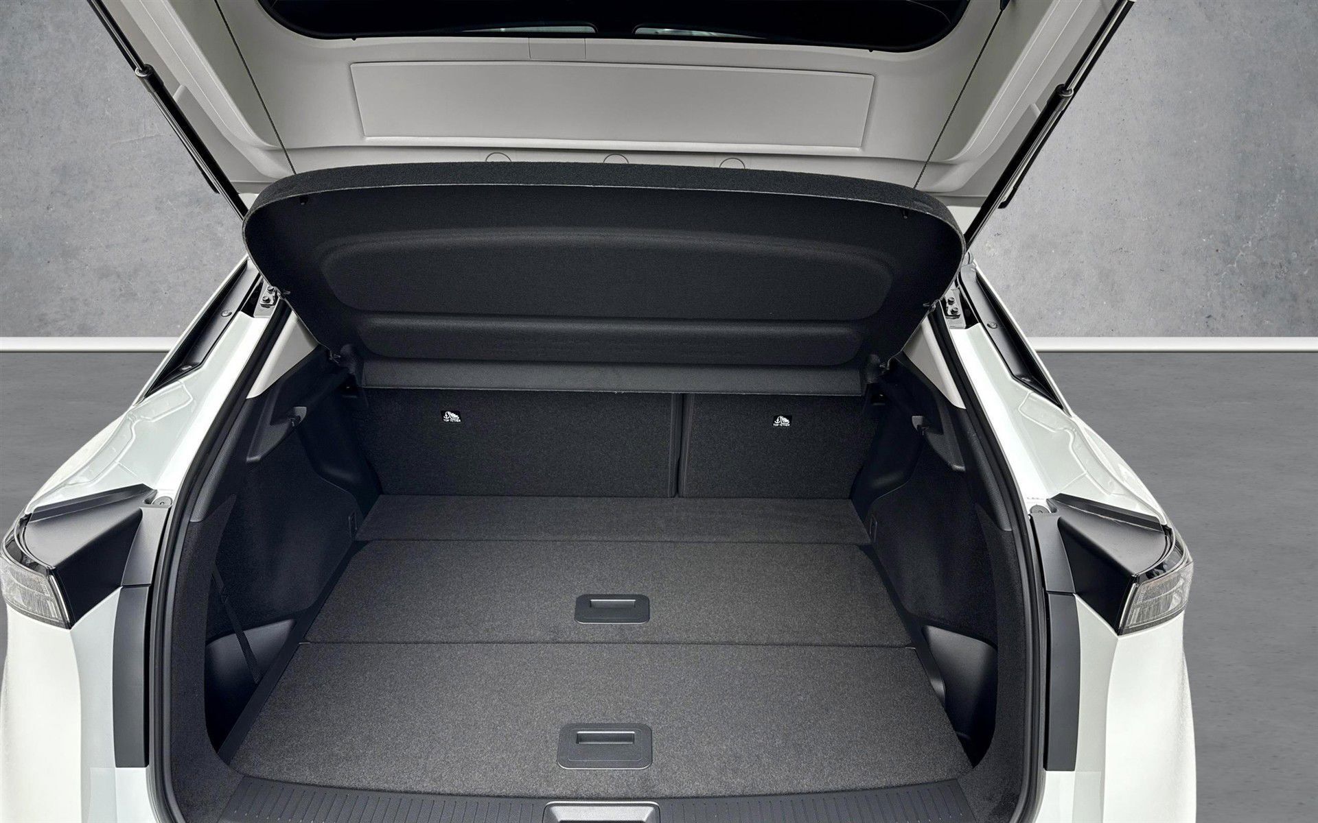 Hvid Nissan Ariya fra 2025