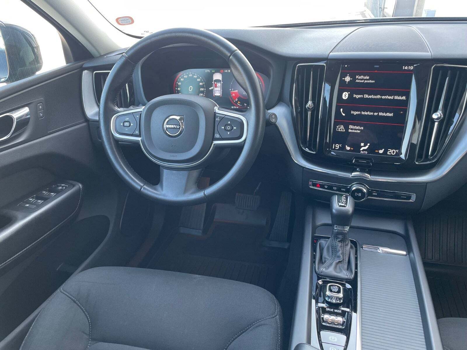 Sort Volvo XC60 fra 2019