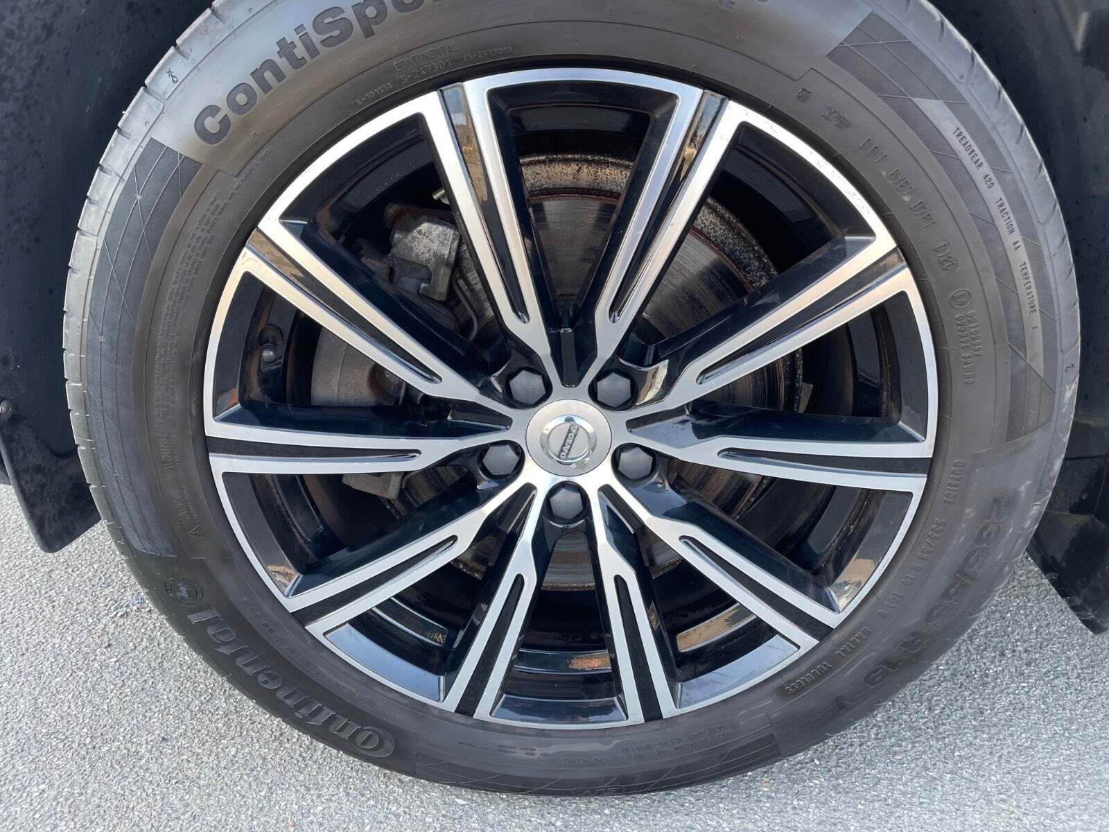 Sort Volvo XC60 fra 2019