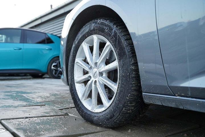 Grå Opel Insignia fra 2018