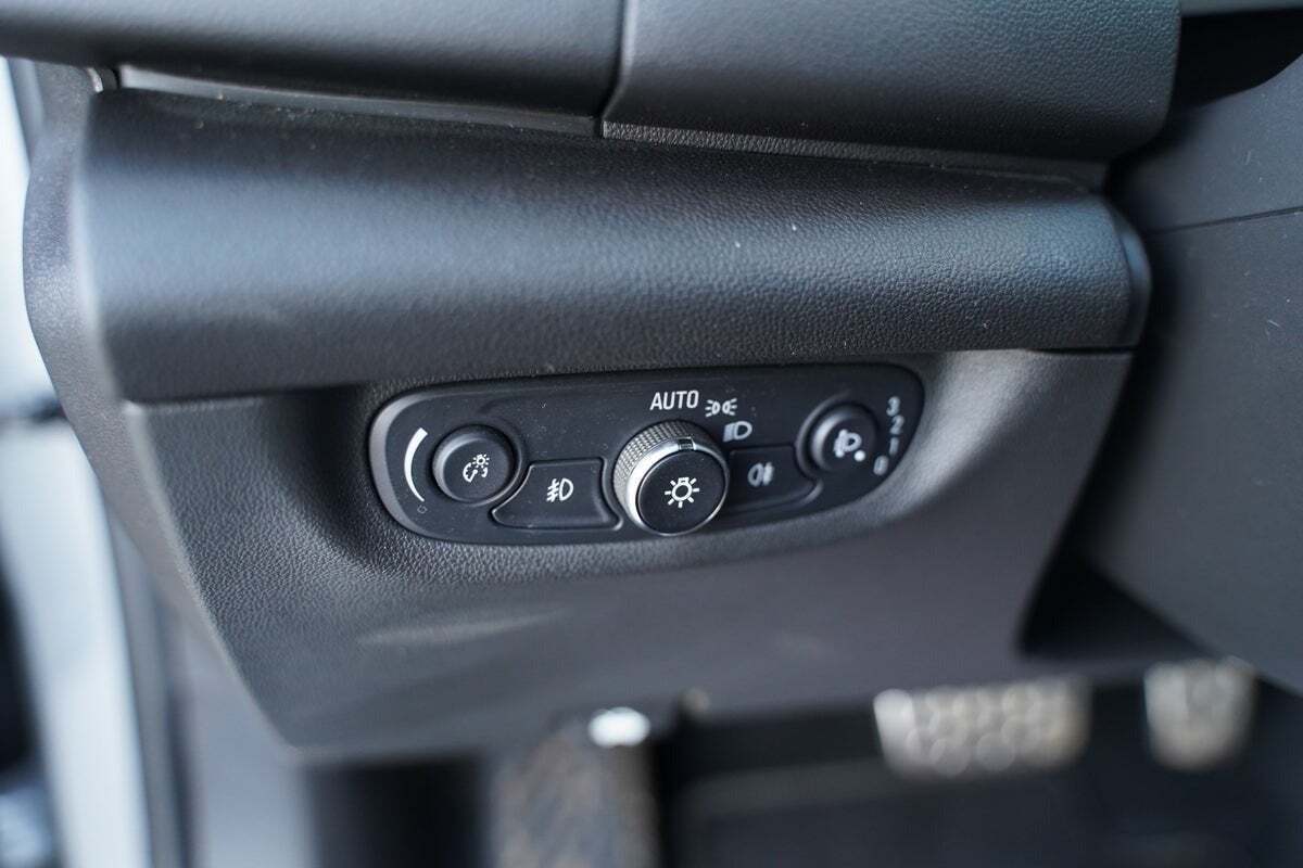 Grå Opel Insignia fra 2018